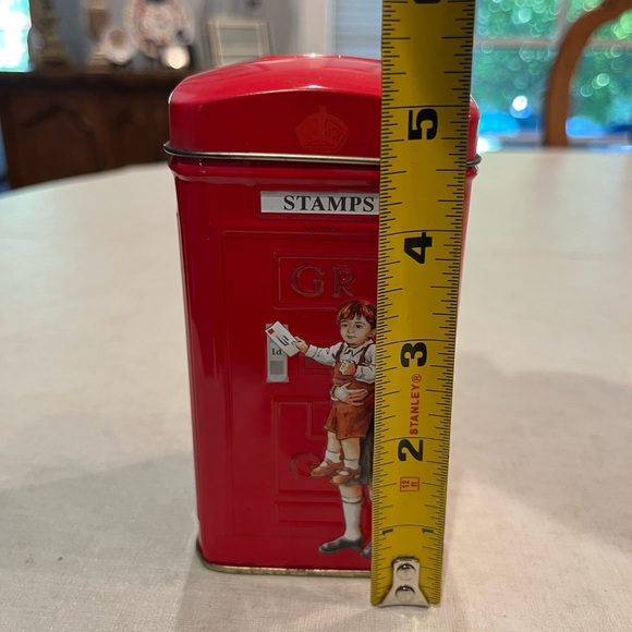 Vintage style English Red Telephone Booth bank tea tin. EUC! - Picture 9 of 9